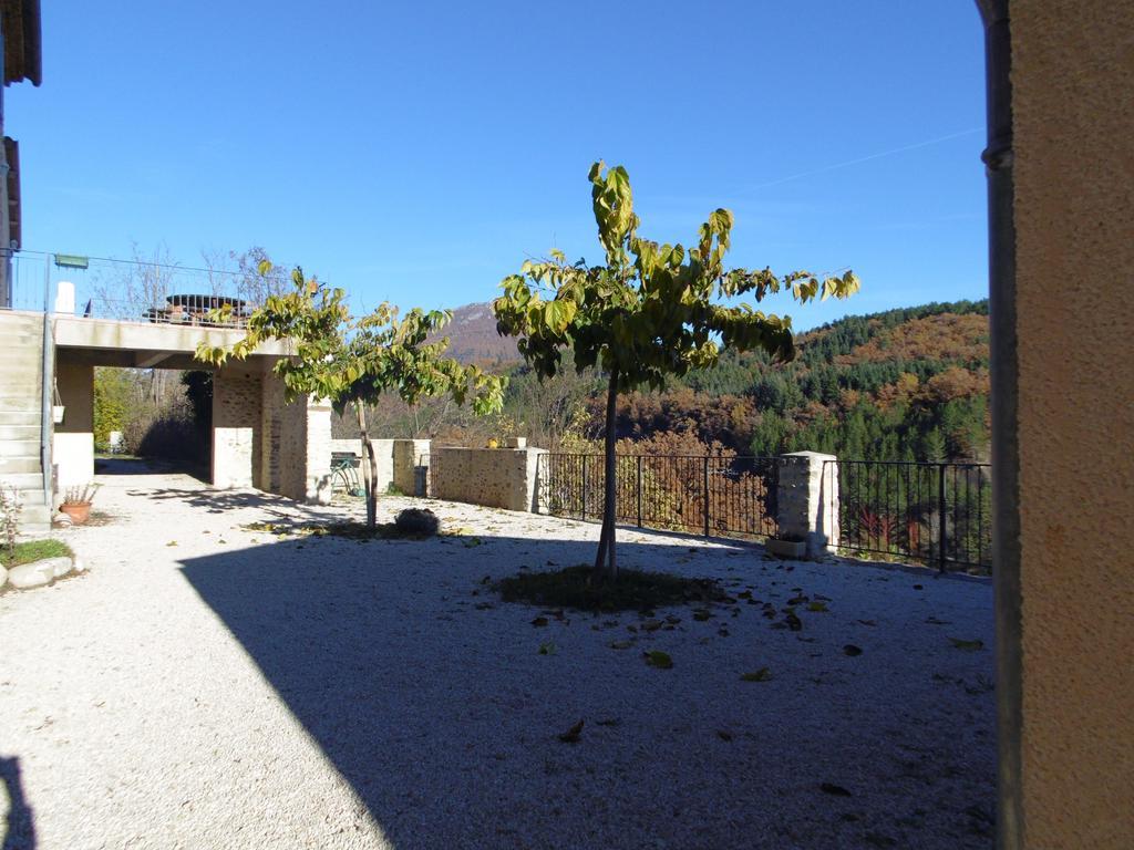 La Ferme De Valauris Bed and Breakfast Sisteron Eksteriør billede